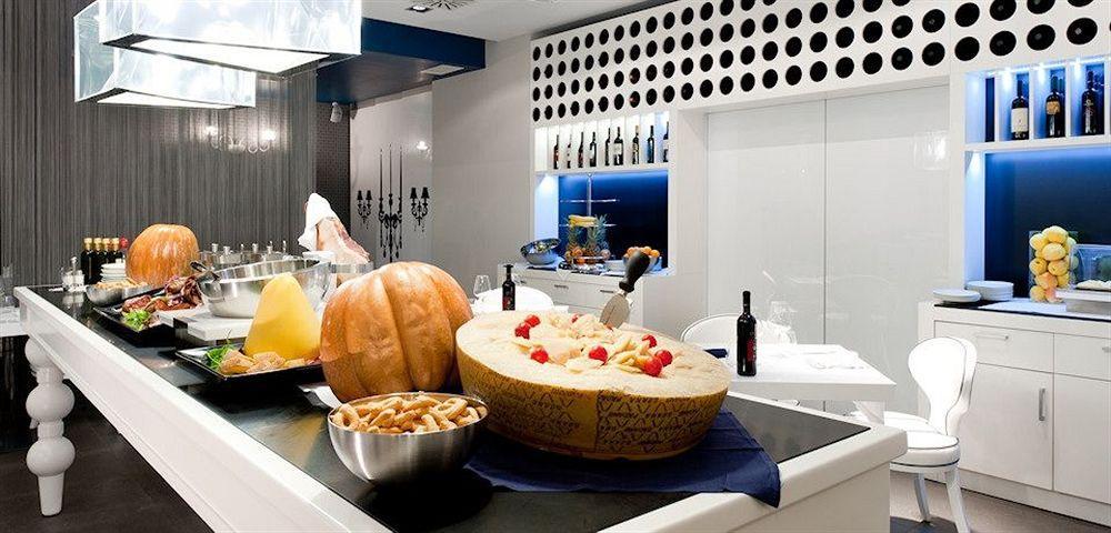 Home Club Suite Hotel Cosenza Esterno foto