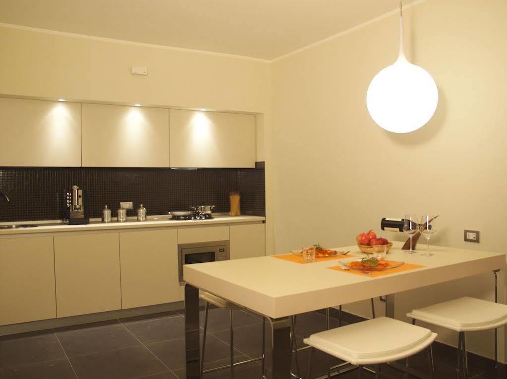 Home Club Suite Hotel Cosenza Esterno foto