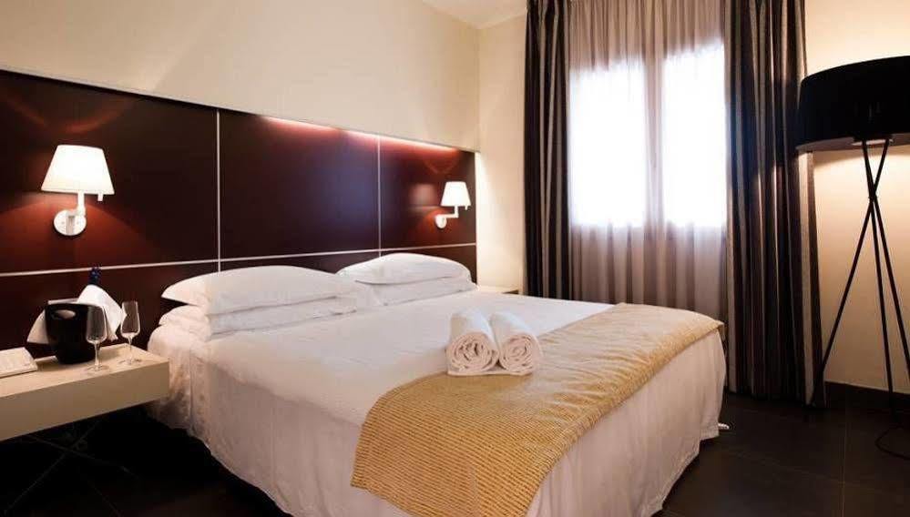 Home Club Suite Hotel Cosenza Camera foto