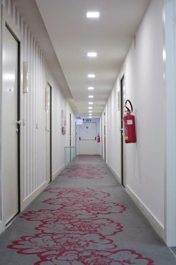 Home Club Suite Hotel Cosenza Esterno foto